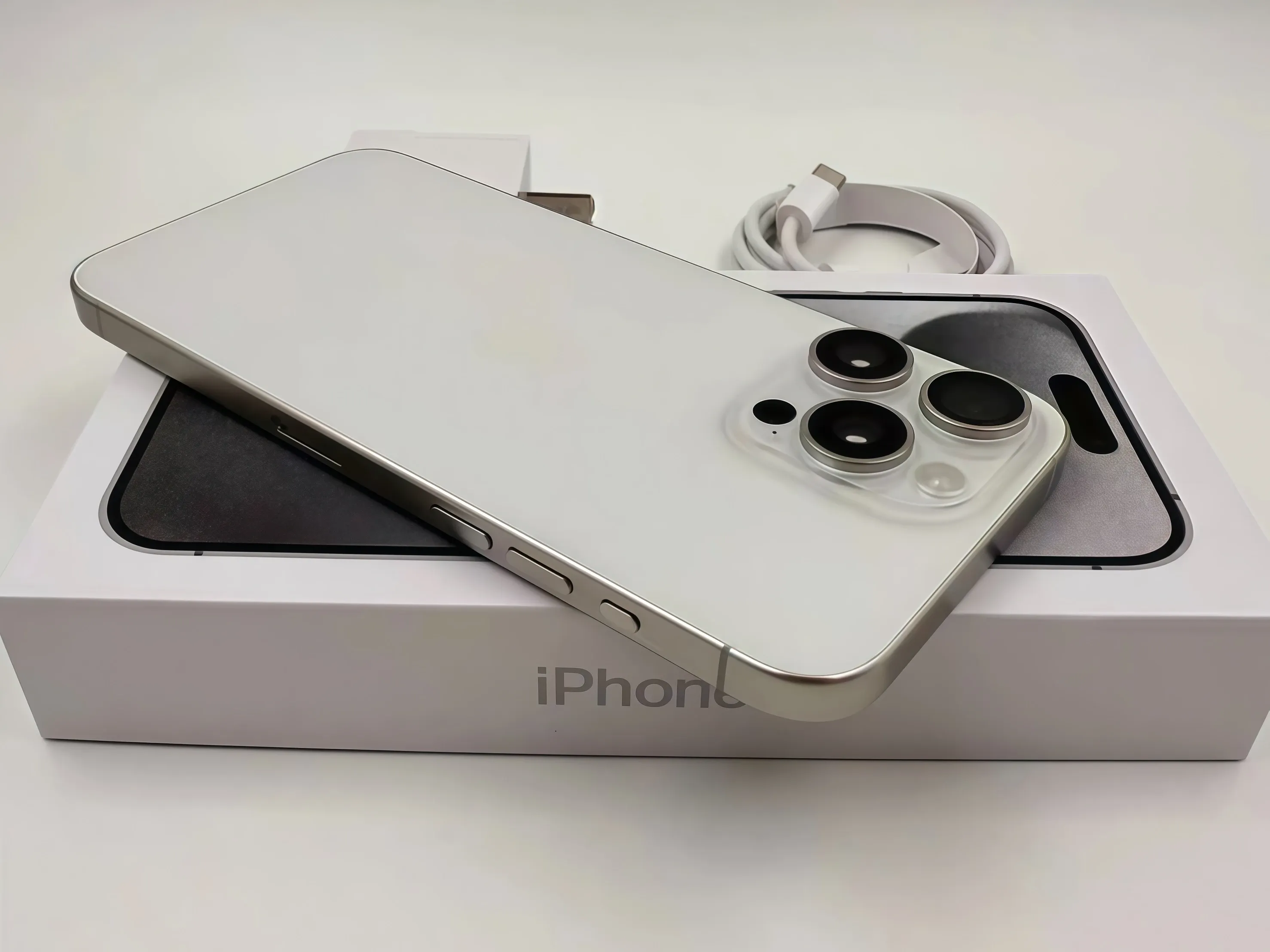 поставщик БУ техники apple